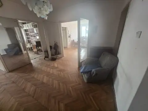 Stan posle početnog iznošenja nameštaja