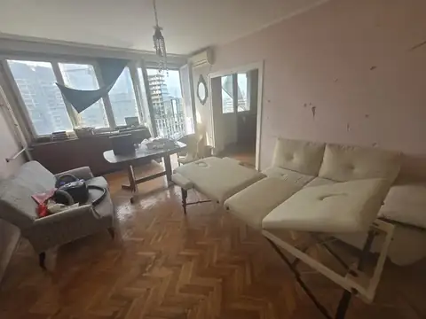 Nameštaj u stanu pripremljen za iznošenje