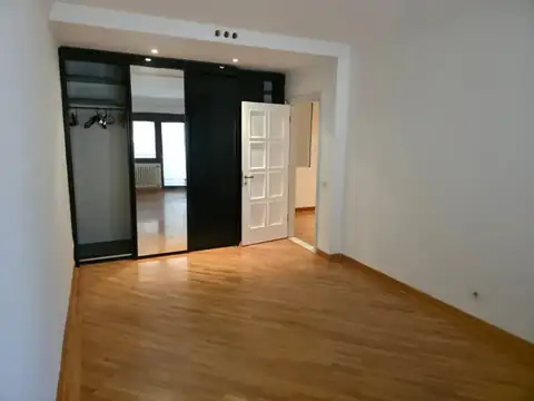 Stan posle iznošenja dela nameštaja i stvari